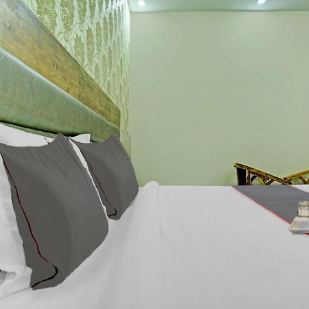 Collection O Rd Hotel Zirakpur Exterior foto