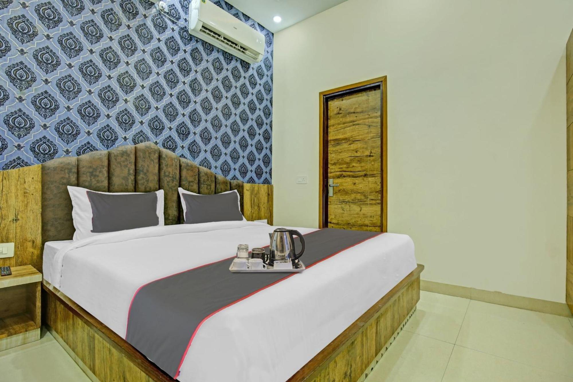 Collection O Rd Hotel Zirakpur Exterior foto